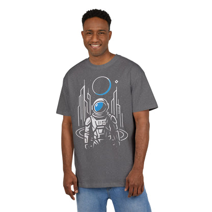 Futuristisches Astronauten T-Shirt (Brustprint) – Space Design mit Sci-Fi Skyline & Planet – Spacewear für Weltraum-Fans