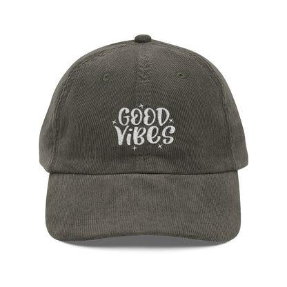 Good Vibes Cord Cap – Retro Cord Basecap mit Stickerei - Good Vibes, Gift for Friends, Relaxed Fashion