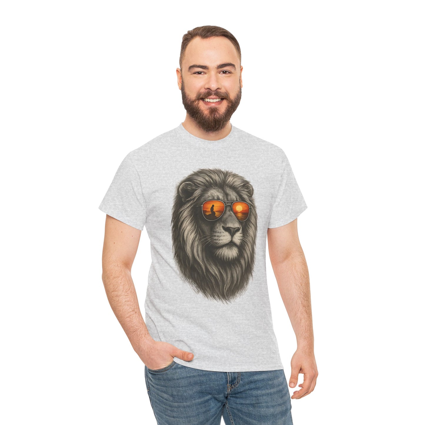 Löwen T-Shirt mit Sonnenbrille & Sonnenuntergang (Brustprint) – Stylisches Tiermotiv für Surfer & Naturfreunde
