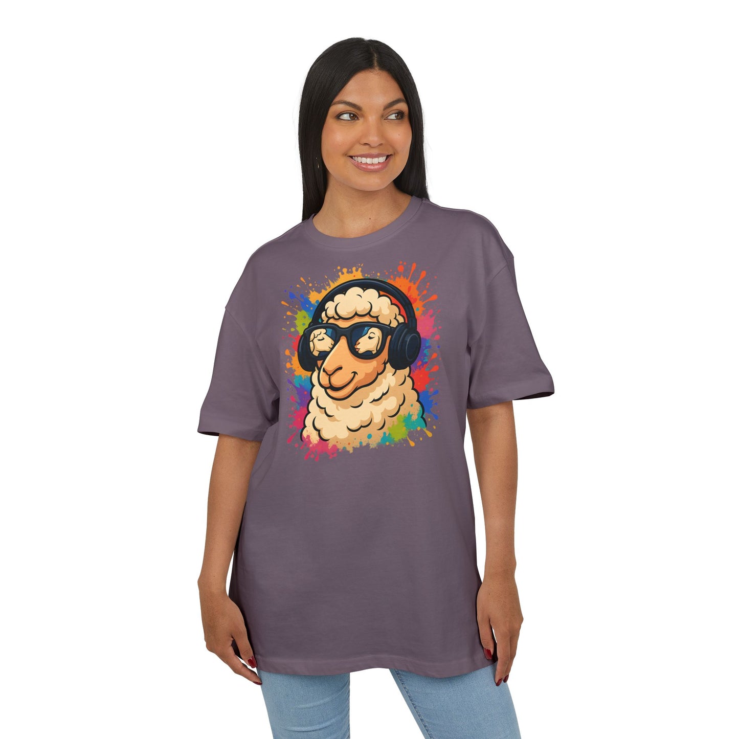 Cooles Schaf T-Shirt (Brustprint) – Lustiges Streetwear Shirt mit Kopfhörer-Schaf & Farbspritzer-Design | Unisex