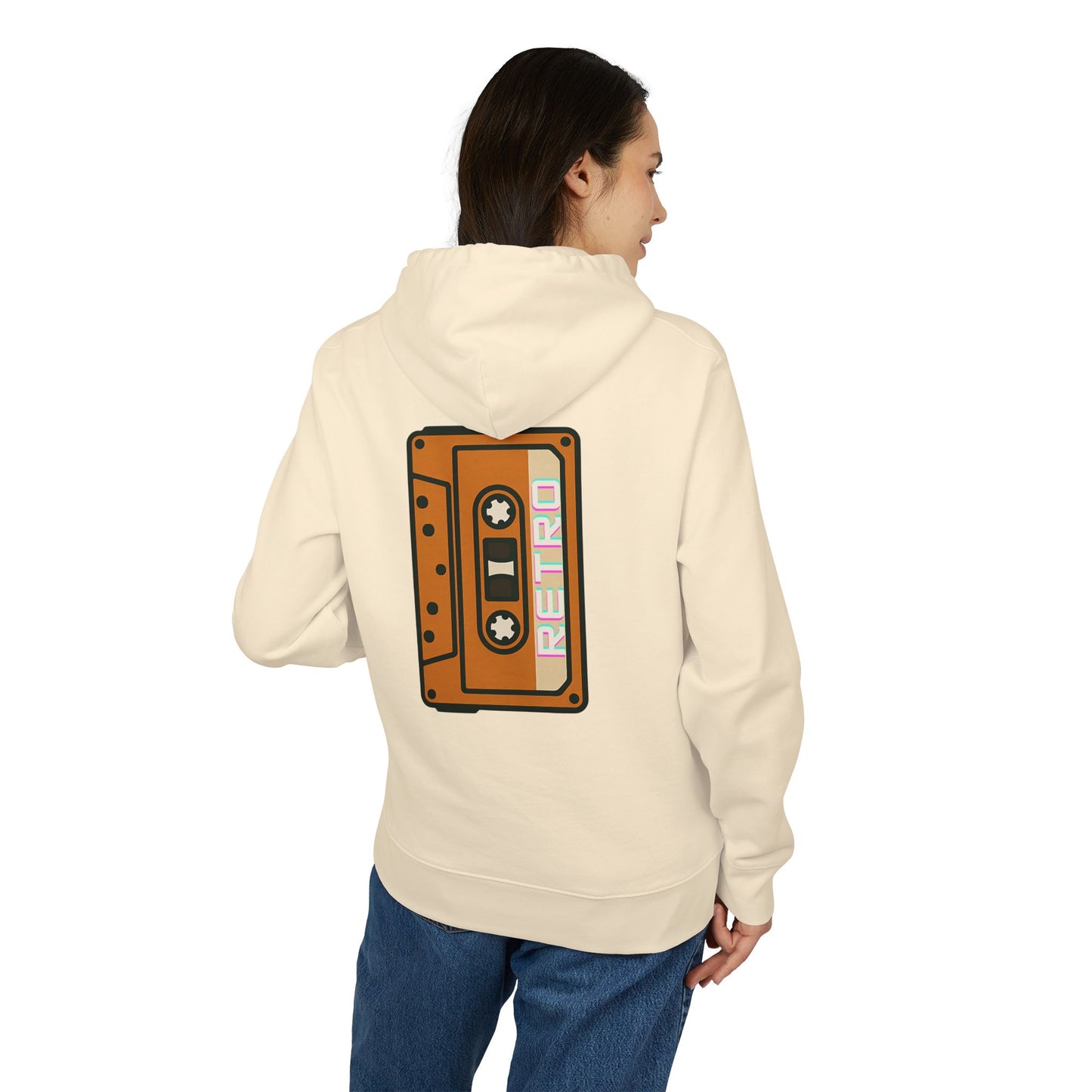 Retro Tape Hoodie (Rückenprint) – Stylischer Unisex Kapuzenpullover mit Kassettenmotiv & Schriftzug „Retro“ auf dem Rücken | Nostalgische Streetwear für Musikfans