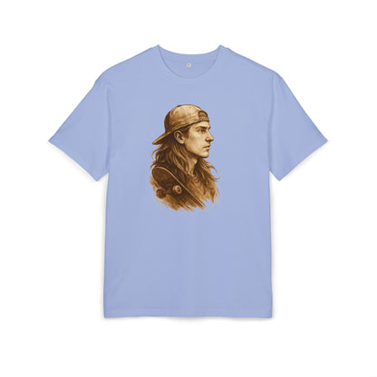 Skater Style T-Shirt (Brustprint) – Retro Kunst-Design mit Langhaar-Skater und Cap – Vintage Skateboard Look