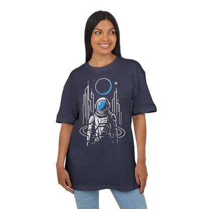 Futuristisches Astronauten T-Shirt (Brustprint) – Space Design mit Sci-Fi Skyline & Planet – Spacewear für Weltraum-Fans