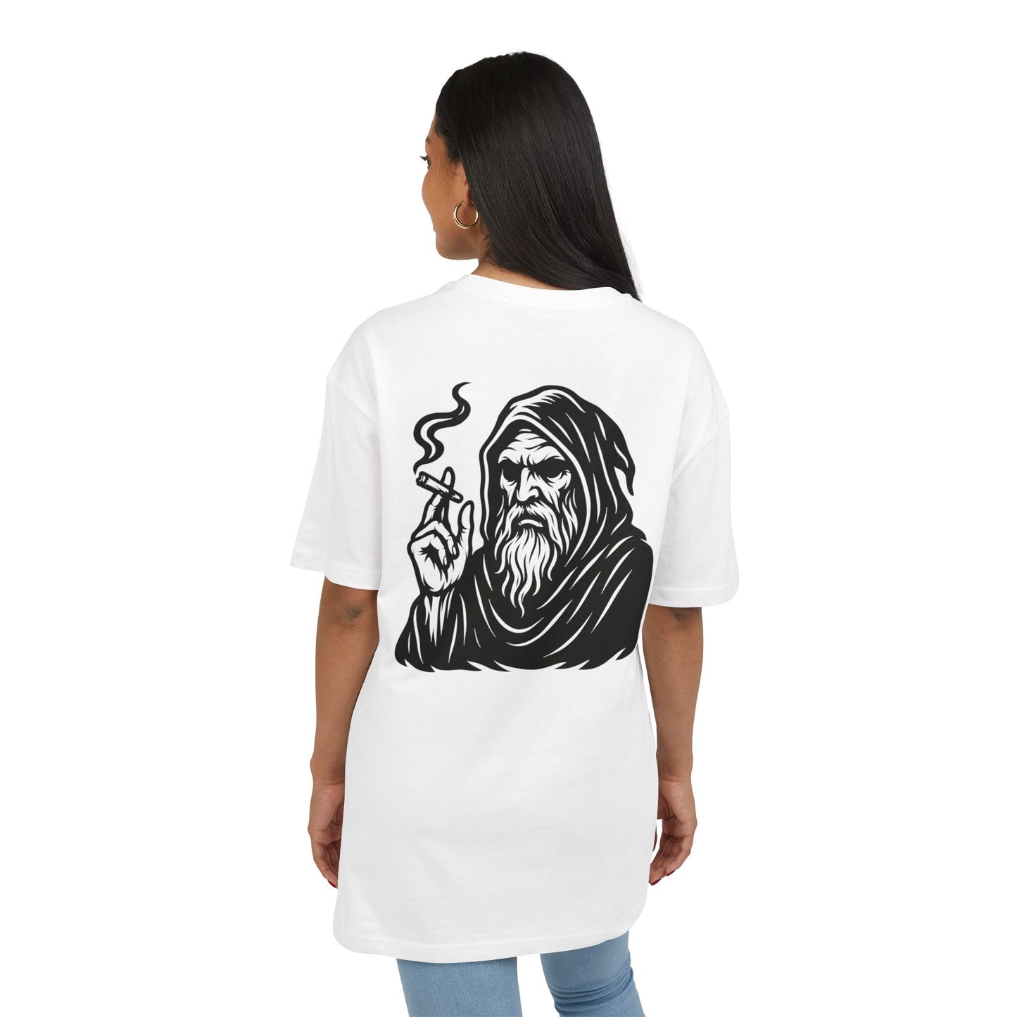 Mystic Wizard T-Shirt (Rückenprint)– Dunkler Magier mit Zigarre Motiv – Gothic Streetwear für Männer & Frauen