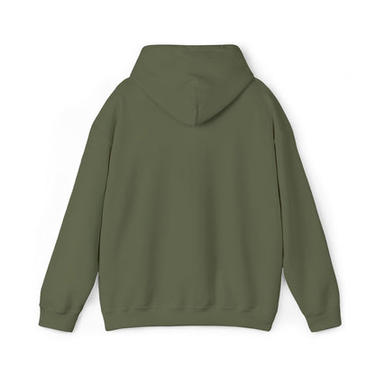 MAETA - Unisex Heavy Blend Hoodie mit großem Stickmotiv