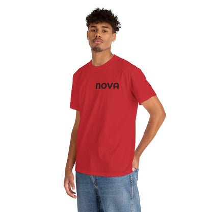 NOVA Unisex Heavy Cotton T-Shirt (Brustprint) – Minimalistisches Statement-Shirt aus 100 % Baumwolle für Damen & Herren
