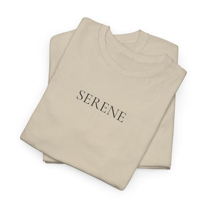 SERENE T-Shirt (Brustprint) – Unisex Heavy Cotton Tee | Nachhaltige Streetwear aus 100% Baumwolle